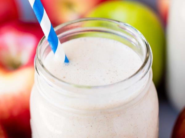 Joghurt mit Zitrone für den Stoffwechsel auf Hochtouren